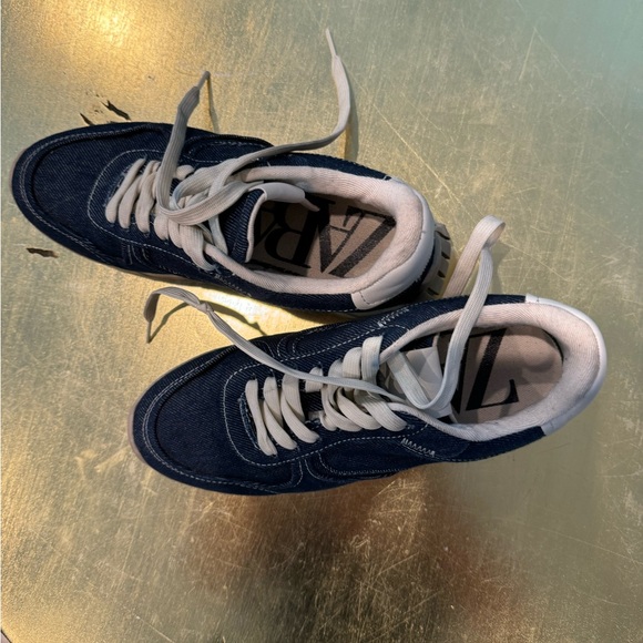 ZARA Dark Denim Sneakers Women Size
Euro 37 (6.5 US) - Picture 8 of 12